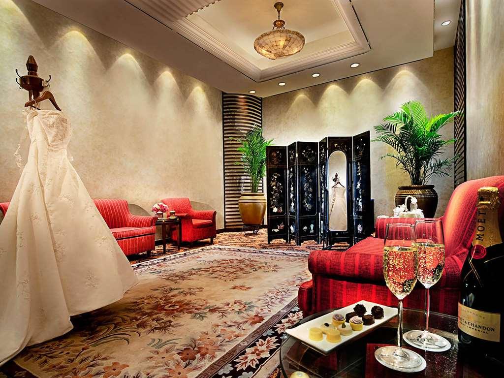 Hotel Swissotel Hong Kong Macau Center 5*