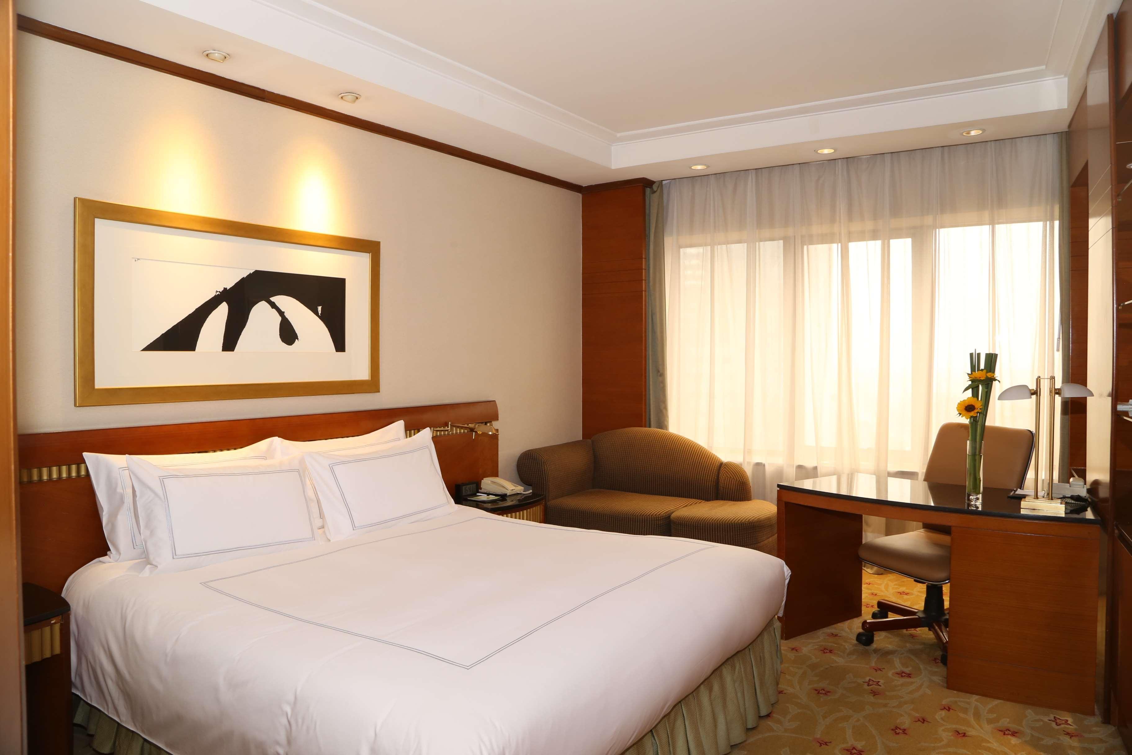 Swissotel Hong Kong Macau Center 5*